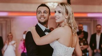 "Publicznie Cię oplułem". Prosi byłą żonę o wybaczenie