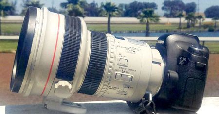 Canon EF 200 mm f/1.8 - ta armata jest znana również jako "Oko Saurona"