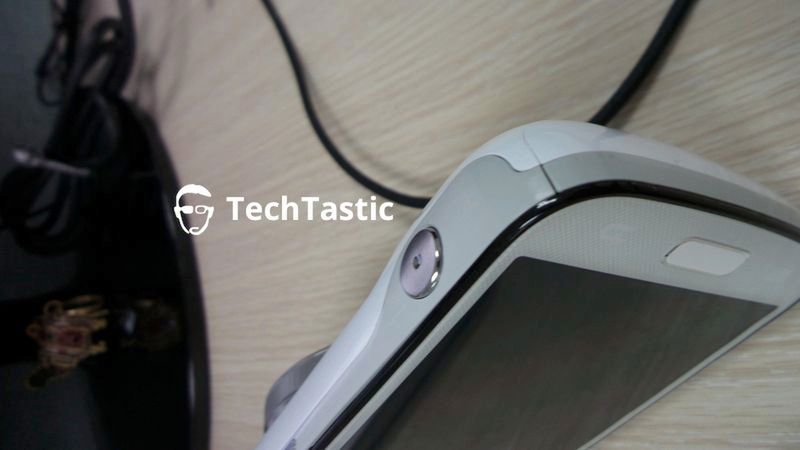 Galaxy S4 Zoom uchwycony na zdjęciach 2