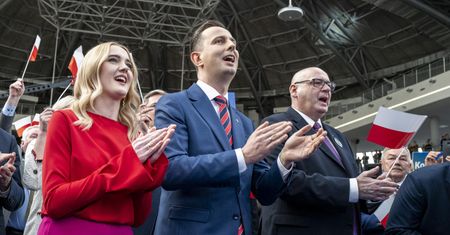 STYLOWE MAMY: Paulina Kosiniak-Kamysz i wiosenny color blocking a'la "Sex w wielkim mieście"