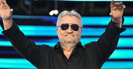 Krzysztof Cugowski NIE WIE, ile ma na koncie, a ZUS płaci mu grosze, ale za koncert zgarnia FORTUNĘ! Oto ile może zarobić do końca roku