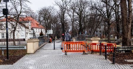 Gliwice. Zabytkowy mostek nad Kłodnicą zyska nowe oświetlenie. Ma być romantycznie