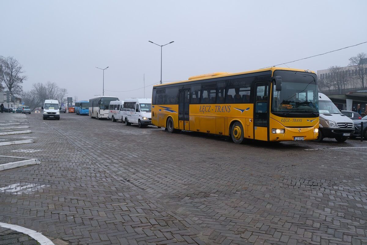 Przewoźnicy na „starym” dworcu PKS przy al. Tysiąclecia w Lublinie