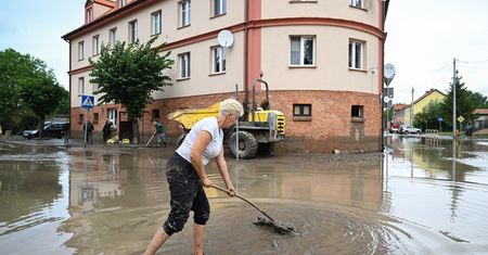 Opady się skończą? IMGW uspokaja
