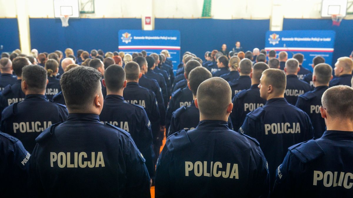 Reporter archiwum 2026 01
13.01.2026 Lodz. Slubowanie nowo przyjetych policjantow garnizonu lodzkiego na Oddziale Prewencji Policji przy ul. Pienistej 71. Fot. Piotr Kamionka/REPORTER
Piotr Kamionka/REPORTER