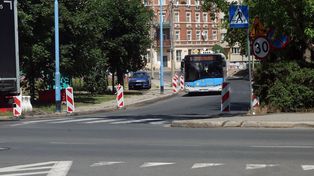 Remont ulicy Działkowej w Legnicy. Prace obejmują około 600-metrowy odcinek, zdjęcia