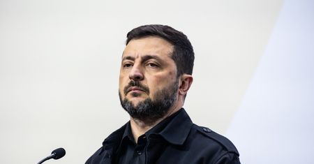 Zełenski: Rosja stosuje taktykę podwójnego terroru