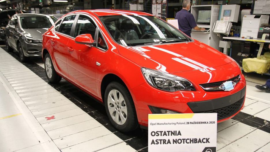Astra sedan przeszła do historii.