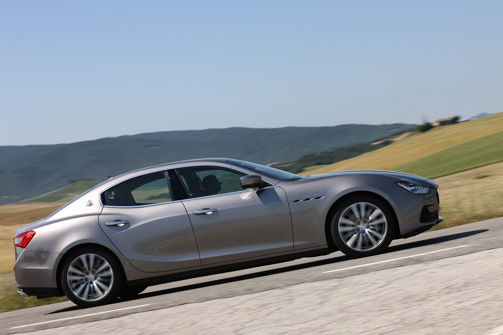 2014 Maserati Ghibli - Włosi wiedzą, co to piękno [galeria] 36