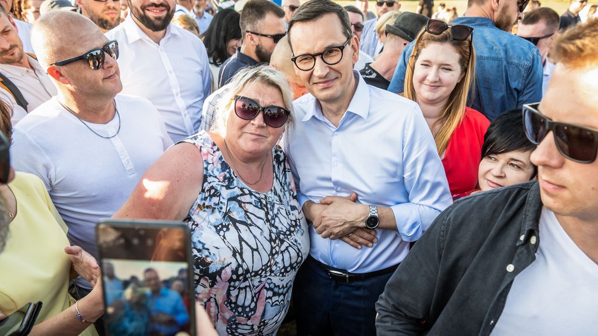 Mateusz Morawiecki
Tytus �mijewski
800 Plus, piknik, premier, wizyta, 800+, pikniku rodzinnym, w wiosce