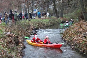 Gorzów: Mikołaje na kajakach przepłyną Kłodawką