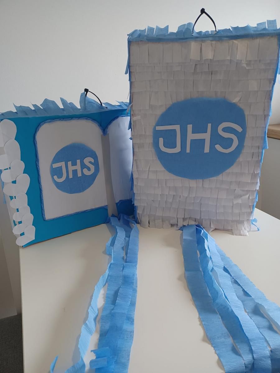 Piniata komunijna dla dzieci przystępujących do sakramentu