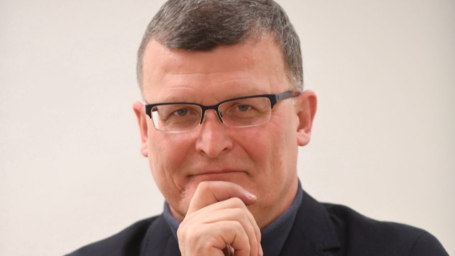 Dr Paweł Grzesiowski uważa, że szczepionka będzie dostępna za rok