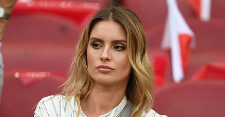 Sara Boruc połączyła modne buty na wiosnę z nietypowym dodatkiem. Wiemy, ile zapłaciła za adidasy