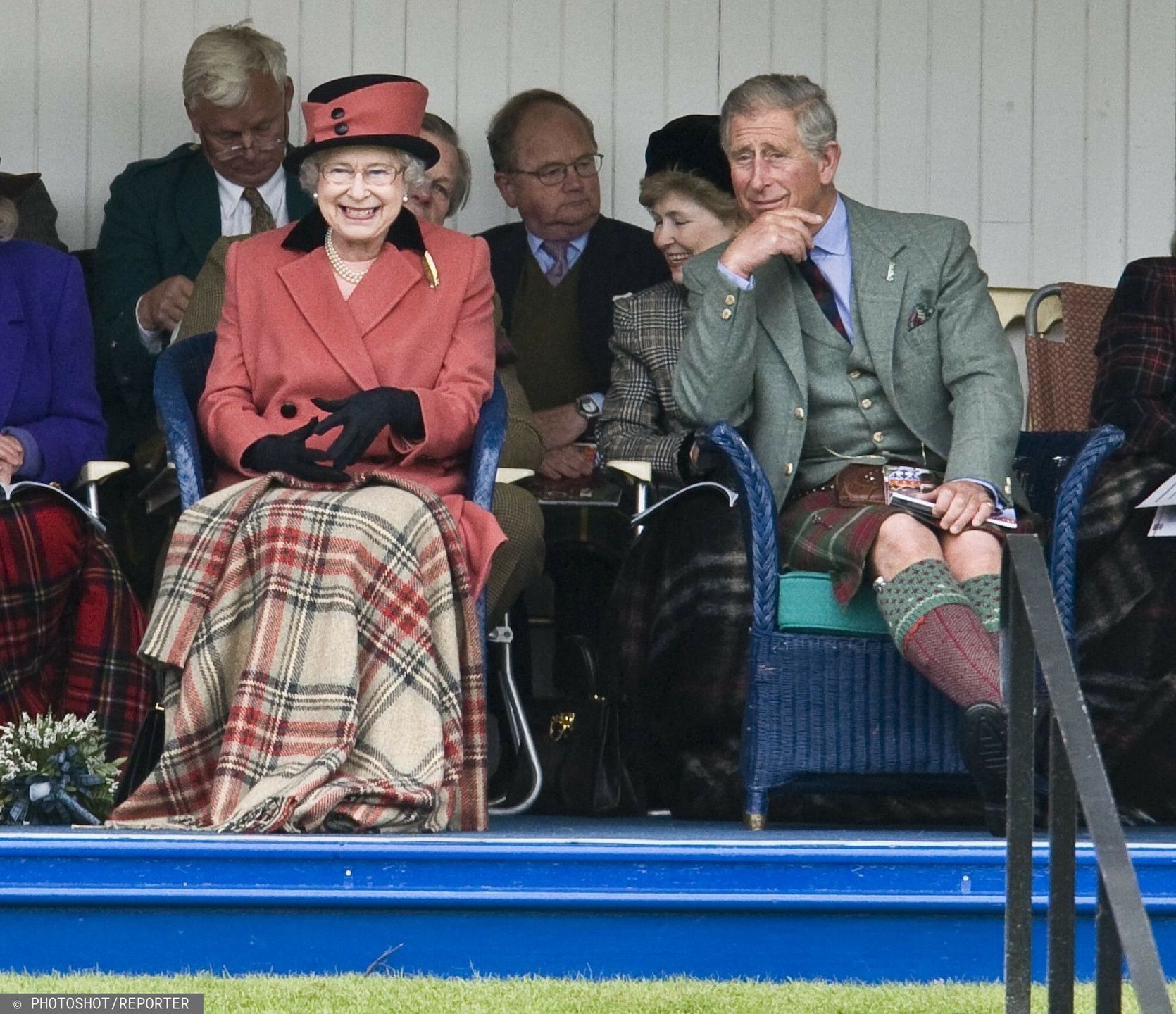 Reporter Poland 2008
Braemar  Sep 6th  Her Majesty the Queen accompanied by The Duke of Edinburgh and HRH The Prince of Wales at the Braemar Gatherings 2008 
Ref: B487_120156_0001 
06.09.2008 
fot UPPA/Photoshot/REPORTER
REPORTER