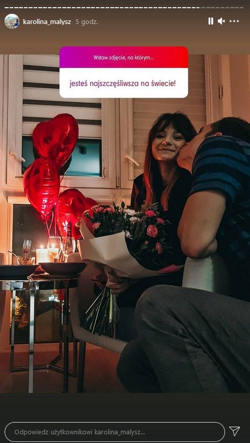 Karolina Małysz przyłączyła się do zabawy na Instagramie i pokazała internautom sporo starszych zdjęć z narzeczonym i rodziną