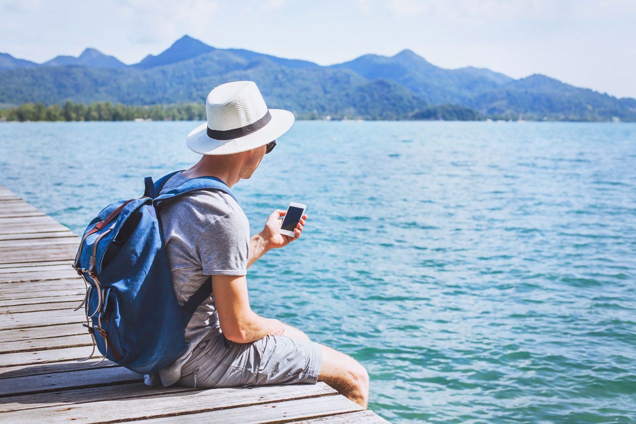 E-usługi na wakacje. Sprawdź, jak ułatwić sobie podróżowanie - Aplikacja mObywatel przyda się na wakacje 