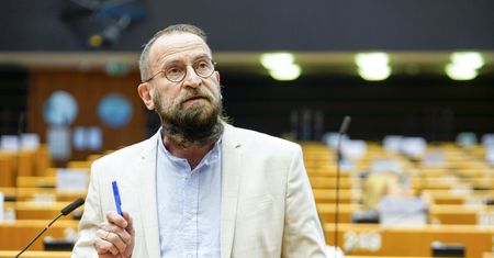 Jozsef Szajer to klasyka. Dlaczego kolejny homofob okazał się gejem?