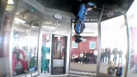 Najfajniejszy symulator na świecie - skydiving w domowym zaciszu (wideo) 1