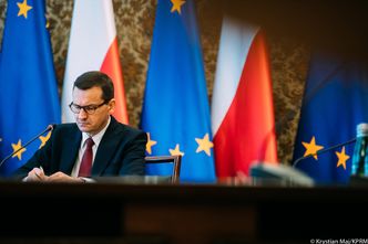 Polska gospodarka wyhamuje. Wzrost gospodarczy spadnie do 3,5 proc. w 2022 r.