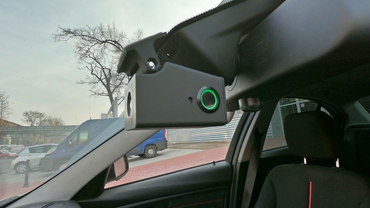 NVision z Poznania za 3500 zł. Konkurencyjne rozwiązania fabryczne kosztują 2-3 razy więcej.