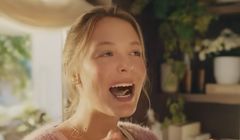 Powrót do smaków dzieciństwa w nowej reklamie Wiejskich Ziemniaczków