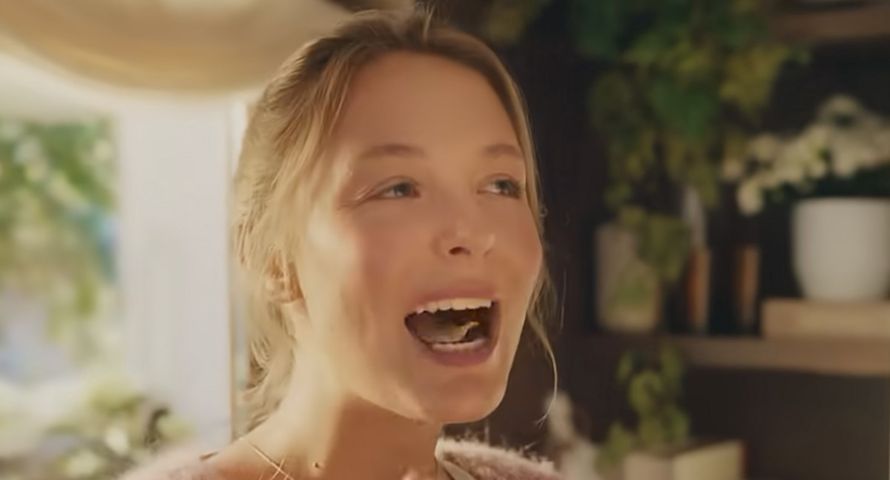 Powrót do smaków dzieciństwa w nowej reklamie Wiejskich Ziemniaczków