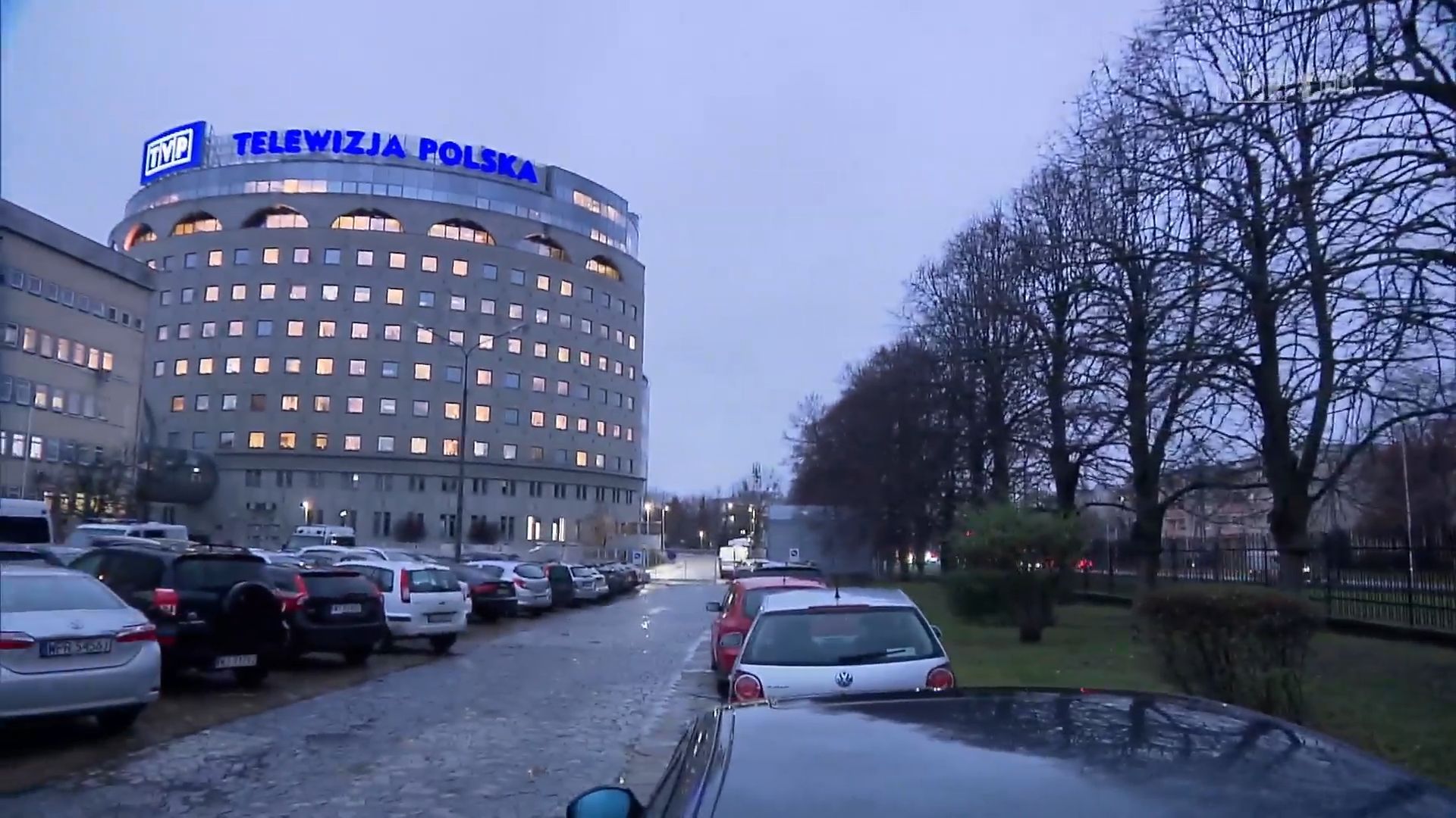TVP wyemitowała nowe "Wiadomości". Dziennikarka zaliczyła wpadkę