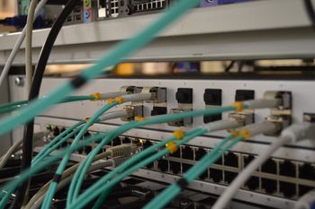 Luka CVE-2026–97631 w UEFI zagraża serwerom uruchamianym z sieci