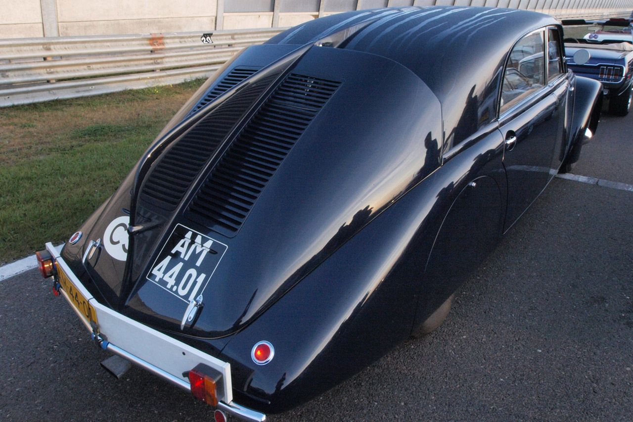 Tatra T77