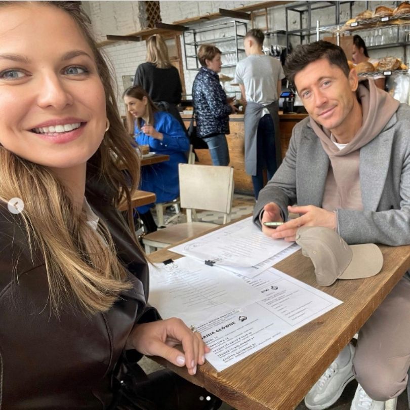Anna Lewandowska paradowała po Warszawie w stylizacji wartej krocie