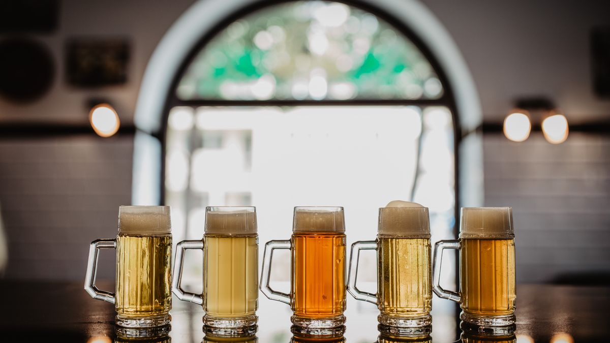 Zdaniem polityków alkohol i papierosy są zbyt tanie 