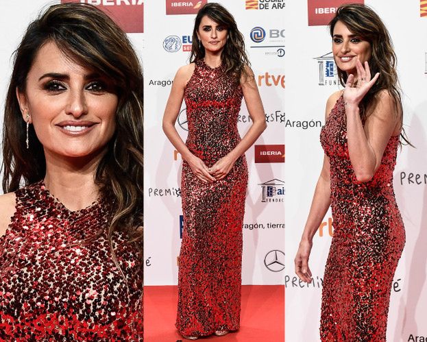 Posągowa Penelope Cruz pozdrawia z gali w Saragossie