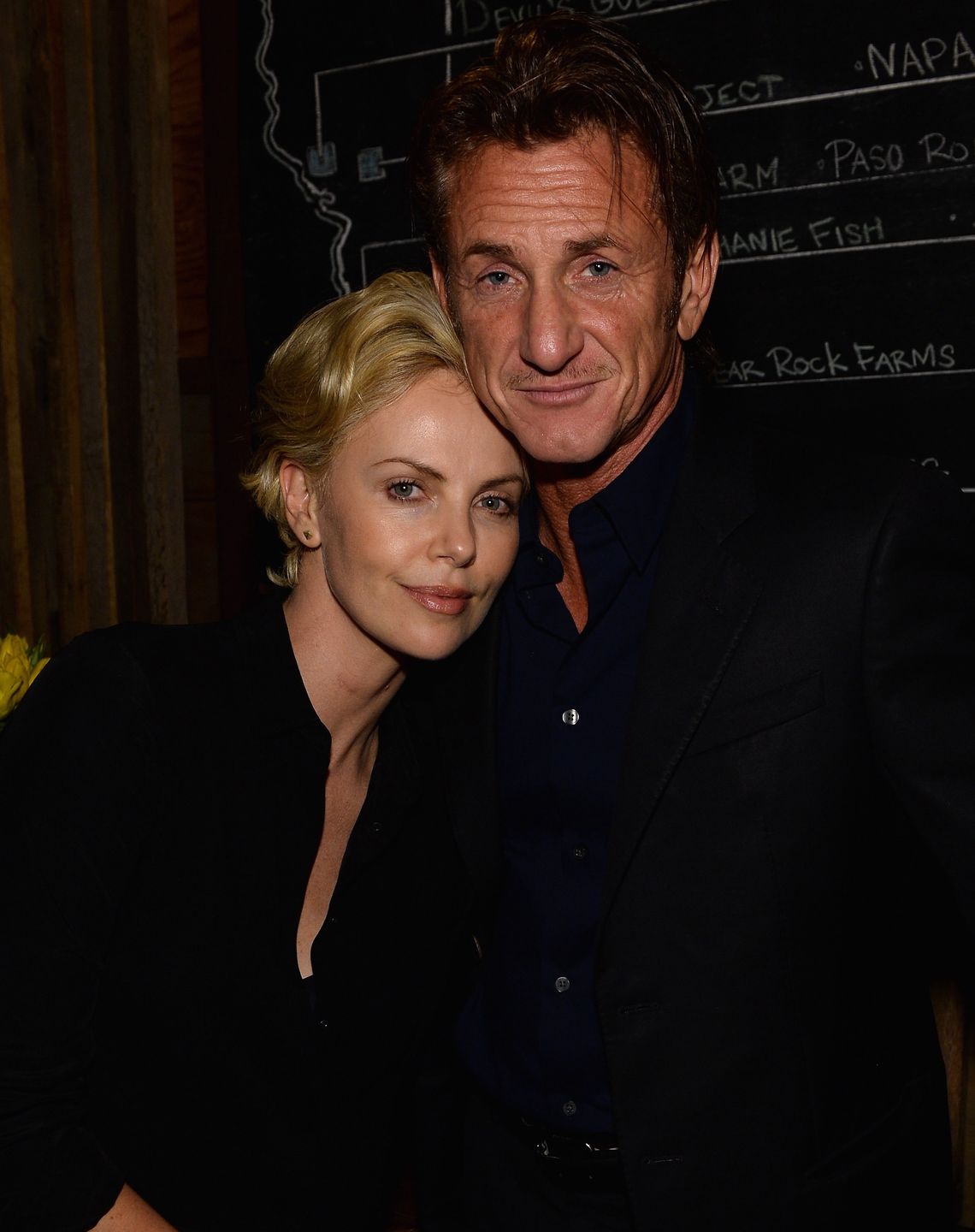 Charlize Theron zaprzecza plotkom o małżeństwie z Seanem Pennem