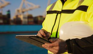 Szukają rąk do pracy. Zarobki do 13 tys. zł miesięcznie