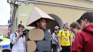 Igry 2025 w Gliwicach - zdjęcia z korowodu!  Kreatywność studentów nie ma granic, co za stroje. Roztańczeni studenci opanowali rynek...
