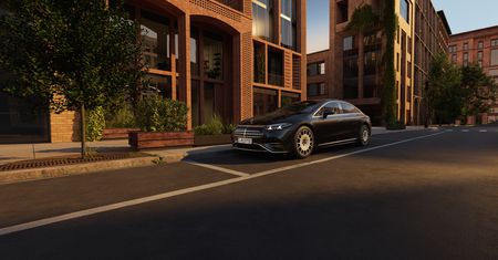 Mercedes EQS po liftingu. Teraz z wolantem!