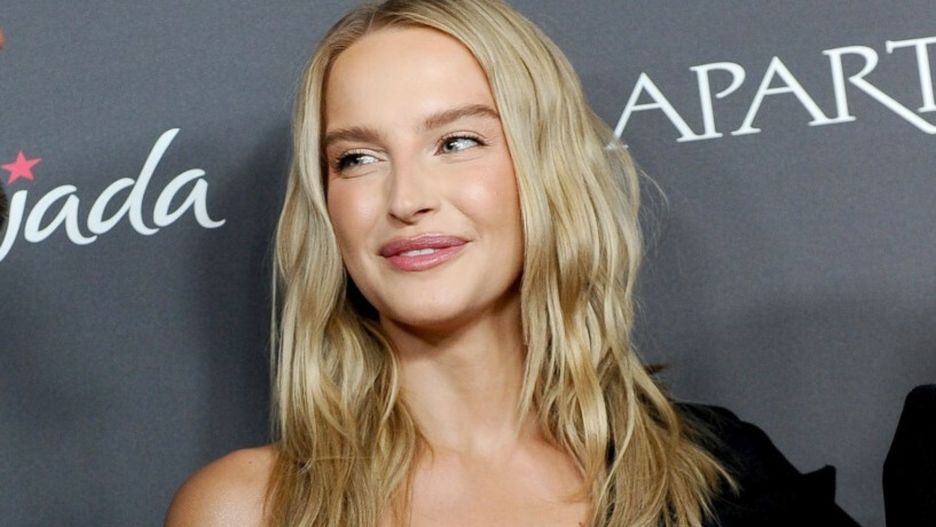 Karolina Pisarek postawiła na czarny total look 