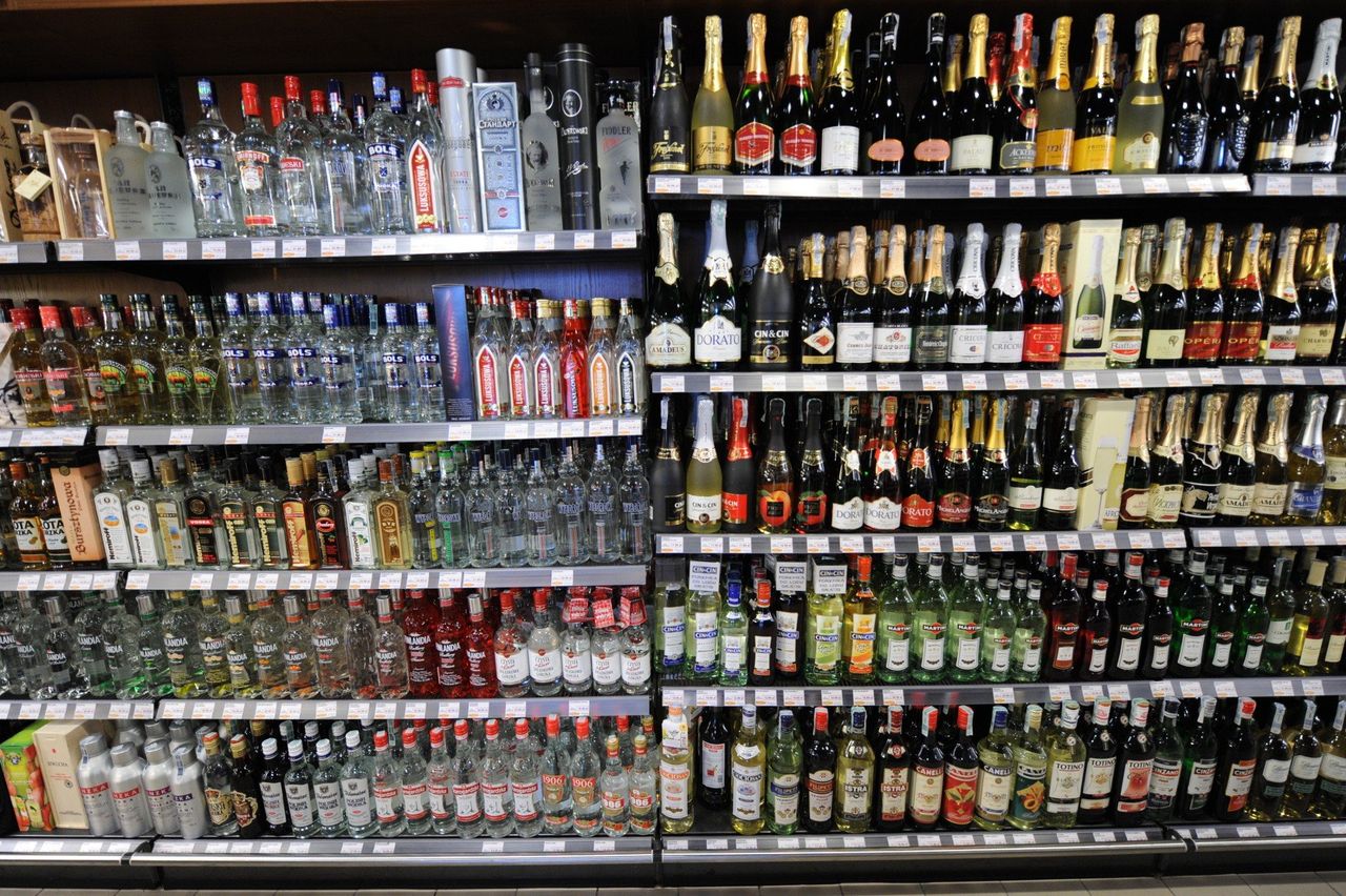 Alkohol mocno zdrożeje. Rząd liczy miliardy z nowych podatków