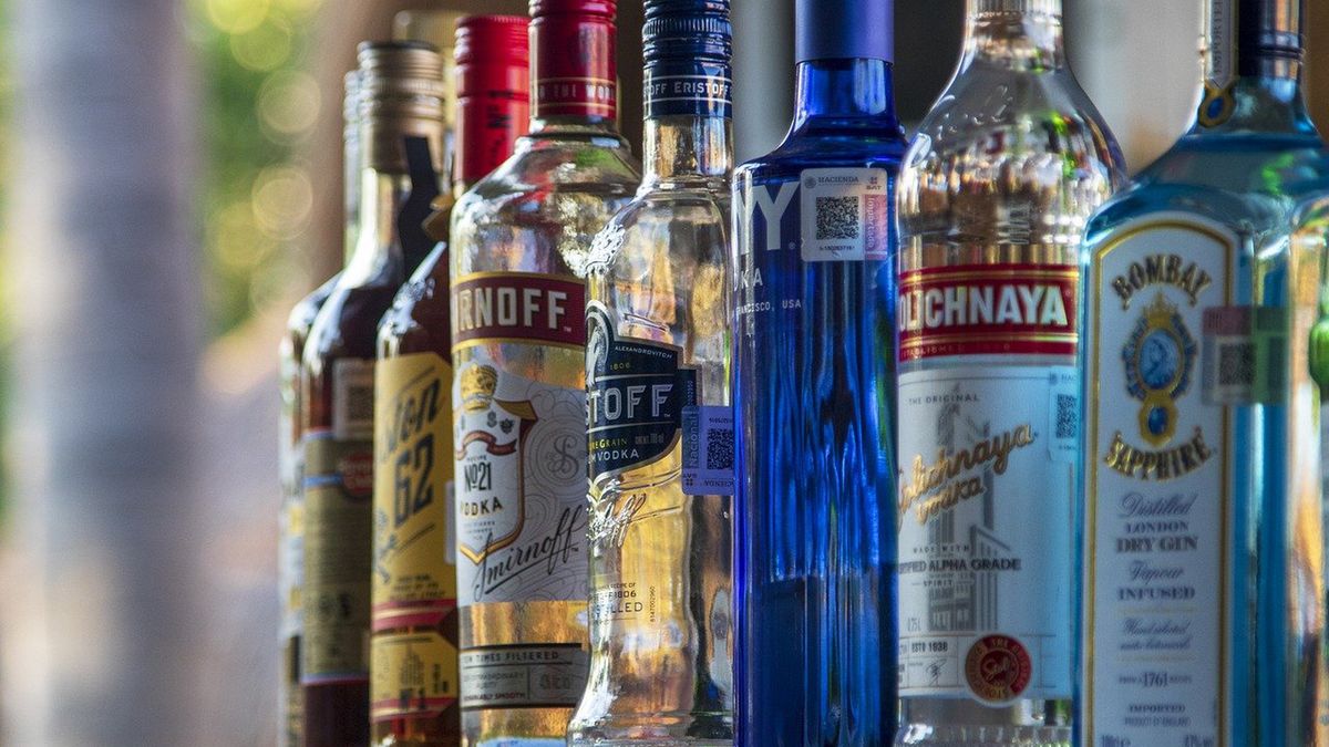 Minimalna cena za alkohol w sklepach? Polacy mówią, co się stanie