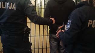 Chodził po Ełku w kradzionych okularach przeciwsłonecznych. Żeby je zdobyć, groził ochroniarzowi
