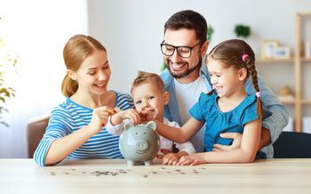 Jak wybrać opłacalne konto bankowe dla dziecka?