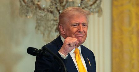 Wpisy Trumpa jak żyła złota. Burza w USA. "Bezczelna korupcja"