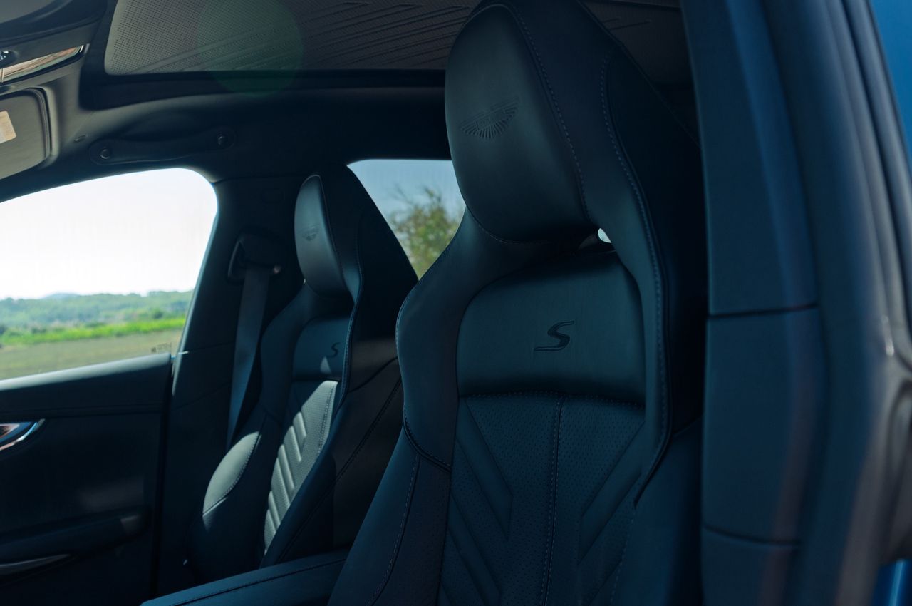Aston Martin DBX S (2025)