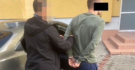 Zniszczył 20 samochodów. Czeka go surowa kara