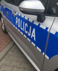 Sosnowiec. 80-letnia kobieta chora na COVID-19 nie była w stanie wezwać pomocy. Policjanci sforsowali drzwi