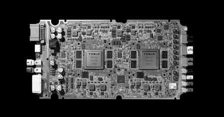 FSD. Tesla kończy współpracę z Nvidią i prezentuje autorski czip
