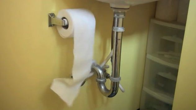 Macie dwa dni, żeby wyciąć komuś numer z papierem toaletowym [wideo] 1