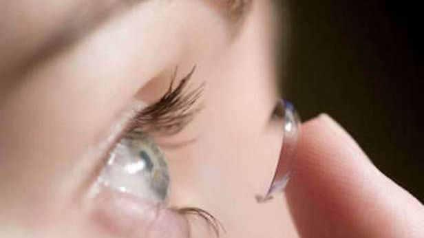 Soczewka kontaktowa z wyświetlaczem 1