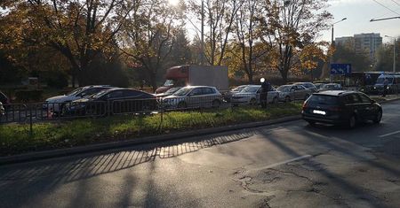 Cztery auta zderzyły się w Lublinie. „Niczym domino”. Utrudnienia na ul. Głębokiej